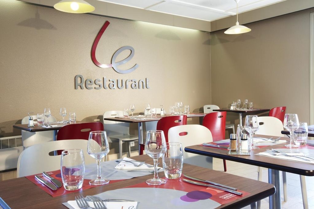 Campanile Manosque Hotel Ресторант снимка