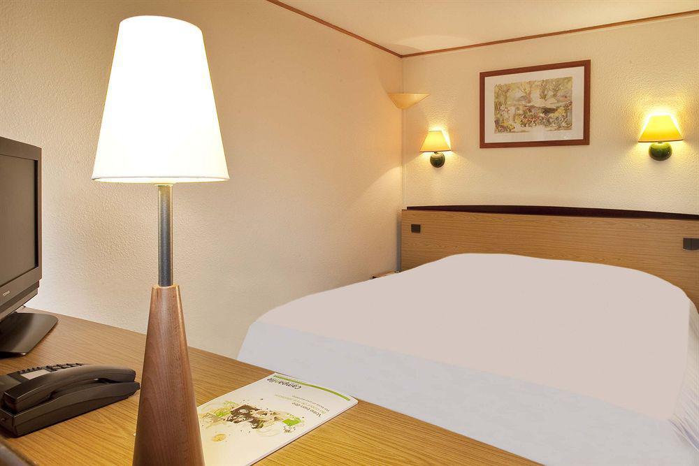 Campanile Manosque Hotel Стая снимка